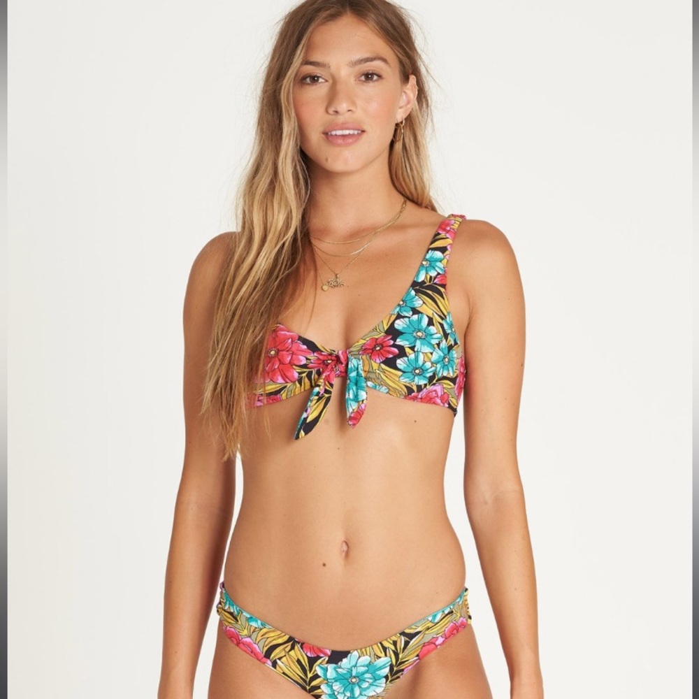 NEW BILLABONG ABOVE LOVE TIE TANK BIKINI TOP🌸